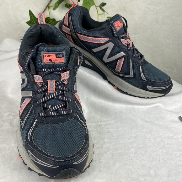 New Balance Thunder 410v5 Trail Running Shoes Size 8.5 Gray / Melon GUC - Picture 3 of 14